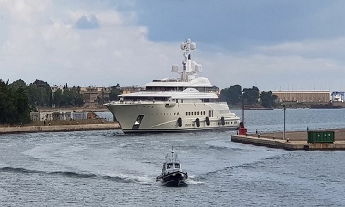 A Brindisi ormeggiato il celebre Pelorus, il megayacht di 115 metri appartenuto al magnate Abramovich