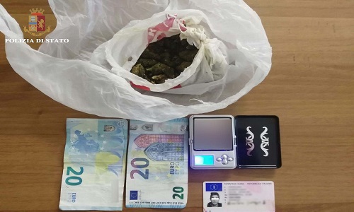 Ostuni: trovato con la droga in auto. Arrestato 22enne