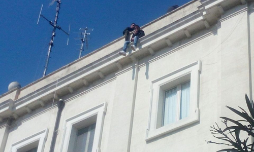 Brindisi: continua la disperata protesta dei dipendenti della Santa Teresa