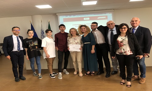 Tra saper e saper fare: ancora una volta l’Alternanza diviene occasione ‘vincente’ per la Scuola. L’IISS Marzolla Simone Durano pluripremiato al Concorso Storie di Alternanza della Camera di Commercio di Brindisi 