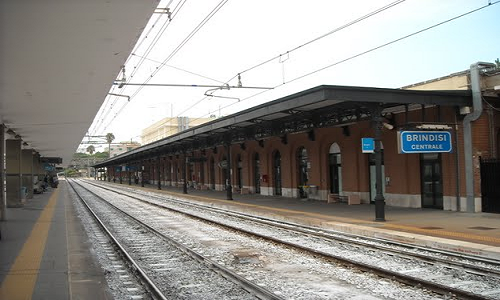 Allarme bomba alla stazione di Brindisi