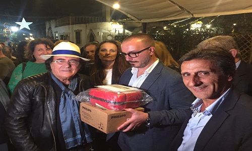Al Bano dona alla citta'  di Cellino un defibrillatore 