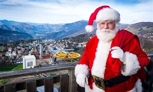Domani, 21 novembre, Santa Claus arriva a Brindisi a bordo di un rimorchiatore