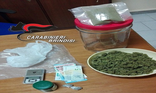 Mesagne: detiene in casa oltre 200 grammi di marijuana, arrestato.