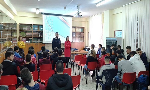 Francavilla Fontana: i Carabinieri incontrano gli studenti dell’Istituto Tecnico Industriale “Enrico Fermi”, nell’ambito del progetto di diffusione della “cultura della legalità.
