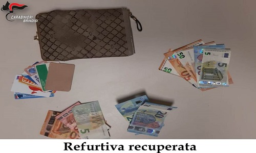 San Pancrazio Salentino: Pendolari del borseggio, rubavano con scaltrezza portafogli al mercato settimanale. Arrestate due donne.
