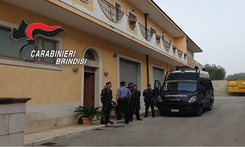 Villa Castelli: Eseguito lo sgombero coattivo di un immobile, confiscato alla criminalità, da destinare a caserma dei Carabinieri.