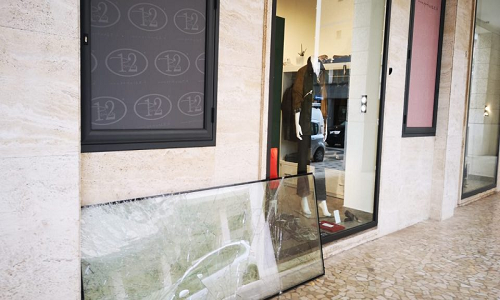 Brindisi: Furto con spaccata in un negozio del centro