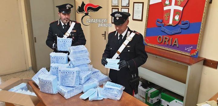 Oria (BR). Rapinano 8.100 mascherine in TNT a commerciante cinese, arrestati dai Carabinieri due fratelli