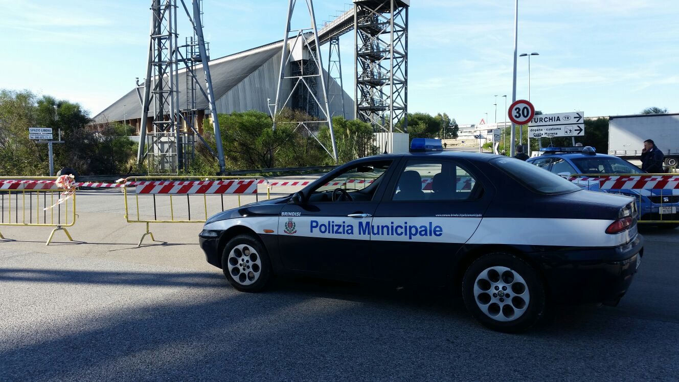 Brindisi, Sfir: torri nastro trasportatore pericolanti 