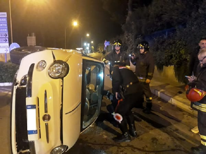 Brindisi: incidente nella notte al rione Casale. Auto si ribalta. Un ferito 