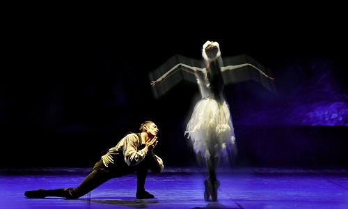 «Il lago dei cigni» domenica 29 dicembre al Nuovo Teatro Verdi