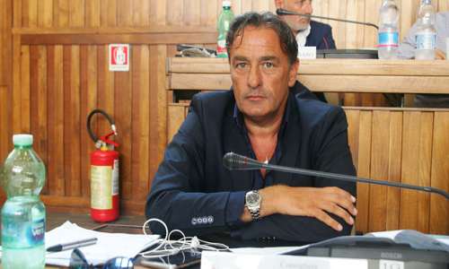 Oggiano(FdI): Il Sindaco Rossi e la sua amministrazione hanno portato irresponsabilmente il Comune al predissesto perchè lo ritenevano una “opportunità” per la città….dopo 5 mesi di agonia siamo collasso annunciato…saltano gli stipendi di 161 lavoratori d