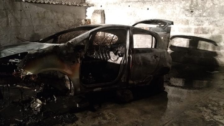 Mesagne: auto a fuoco nella notte