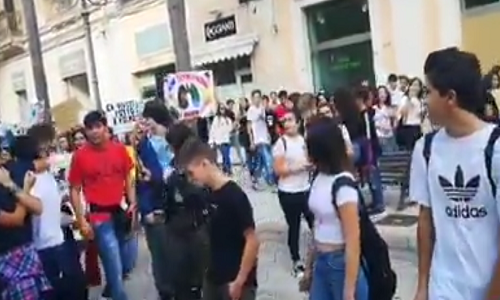 Fridays For Future Brindisi chiede al comune la dichiarazione di emergenza climatica