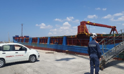 Brindisi capitaneria di porto fermo per una nave con bandiera panamense 