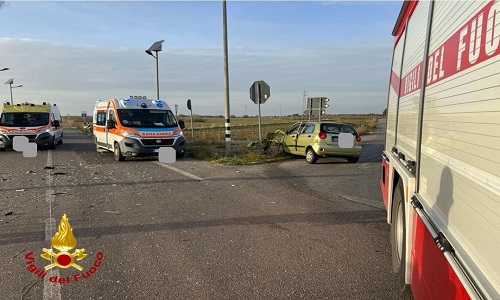 Incidente stradale all'incrosio tra la sp 79 e la sp 82