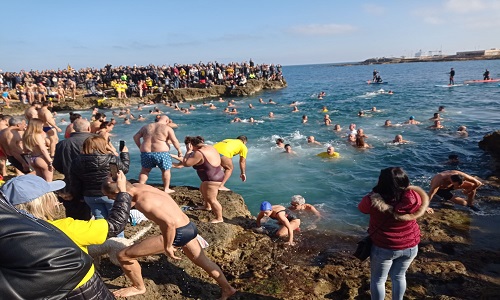 Brindisi Tuffo di Capodanno 2023 consegnati 4200 euro di contributo 