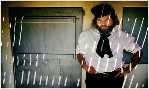 Vinicio Capossela live a Mesagne il 3 agosto, unica data estiva in Puglia