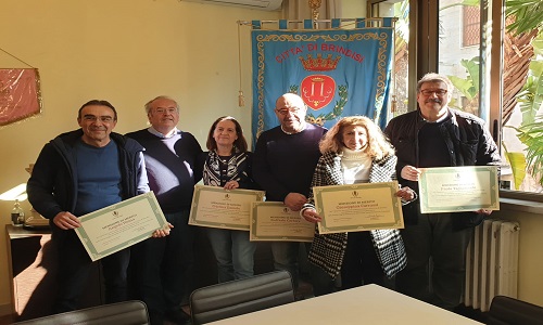 Brindisi premi a personale del comune in pensione 