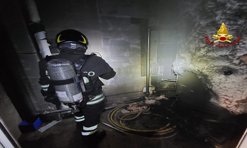 Brindisi fumo nello stablimento Leonardo 