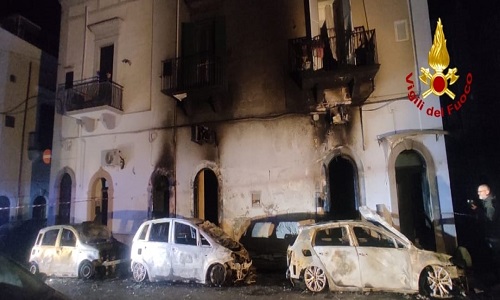 Incendio di tre auto nella notte scorsa a Fasano