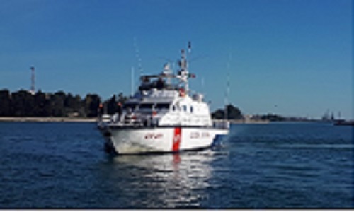 Una motovedetta della Guardia costiera di Brindisi parte per l'operazione Frontex-Poseidon