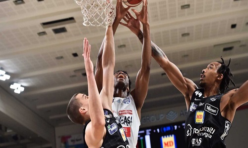 L'Happy casa molto ocncentrata vince in modo convincente  contro Trento  68-78