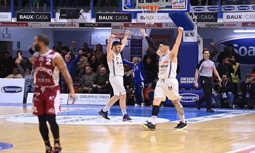 La Valtur Brindisi recupera quasi al termine della gara e vince contro un ordinato Livorno. Finale 80-75 
