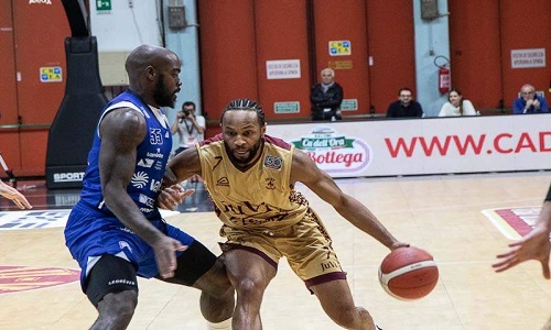 La Valtur Brindisi come un compressore vince la sua prima gara esterna a Cremona. Punteggio 97-81