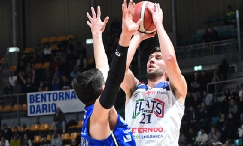 La Valtur Brindisi perde contro una  Fortitudo apparsa piu' forte .Punteggio 77-65