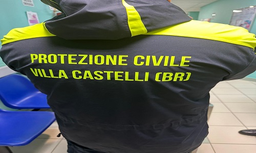 La Protezione civile di Villa Castelli dona dei panettoni all’Oncologia del Camberlingo