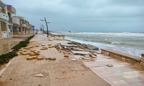Caroli mareggiate in pericolo la costa 