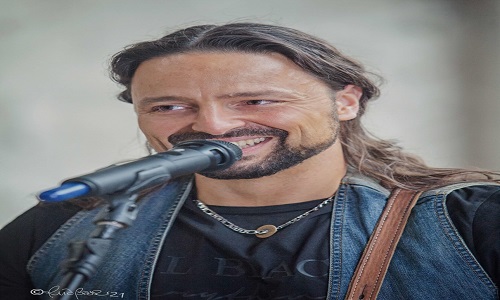Due voci intorno al fuoco, Alberto Bertoli canta Pierangelo: martedì 20 agosto a Mesagne