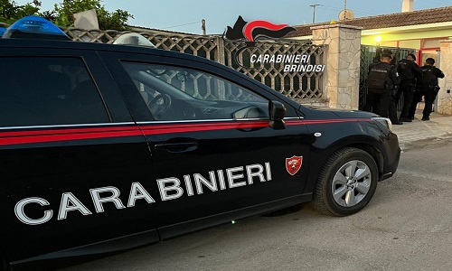 I Carabinieri eseguono controlli sul rispetto delle norme in materia di salute e sicurezza sui posti di lavoro. Denunciate due persone.